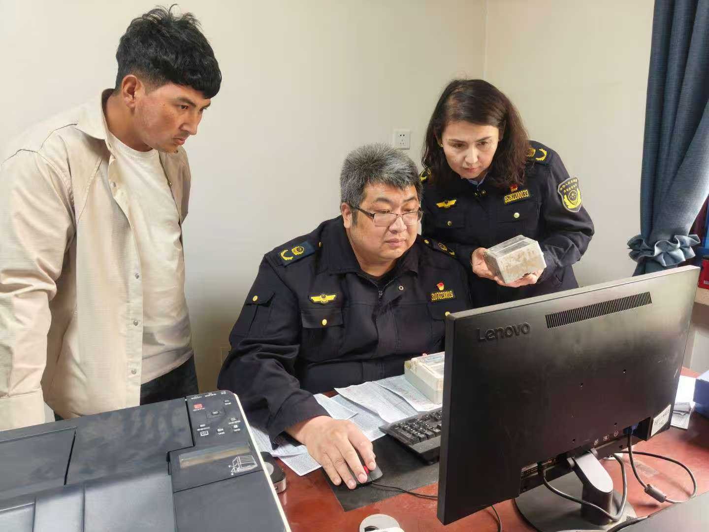 轮台县市场监督管理局聚焦质量管理体系认证 精准帮扶小微企业提质增效2.jpg